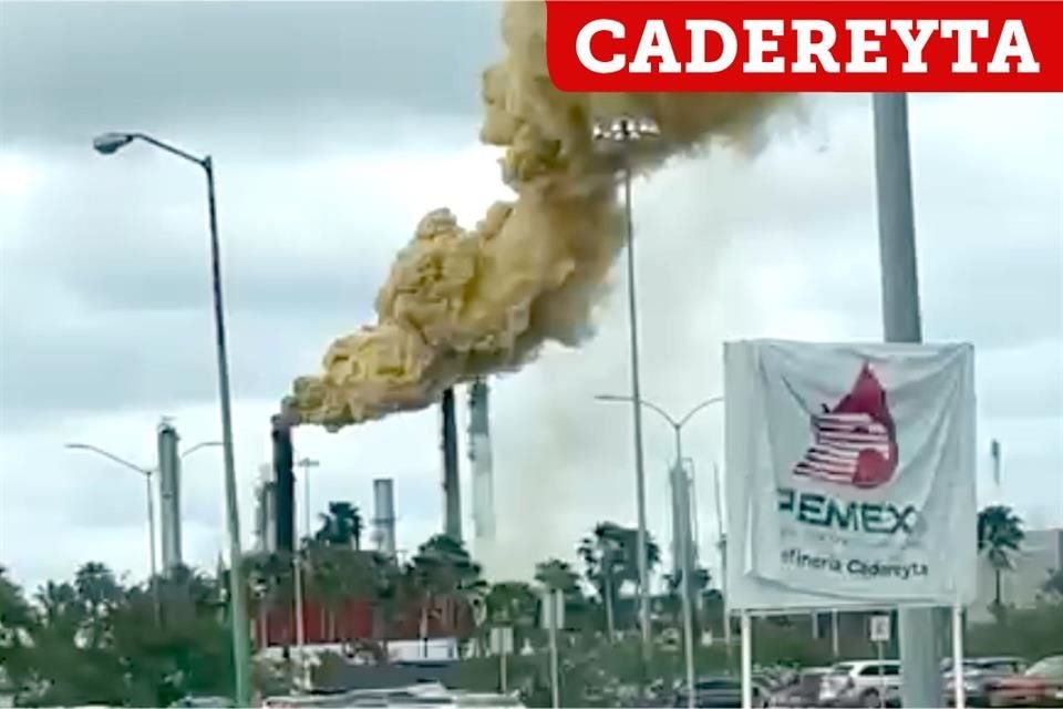 Las refinerías de Pemex están generando altas emisiones de residuos contaminantes como el azufre.