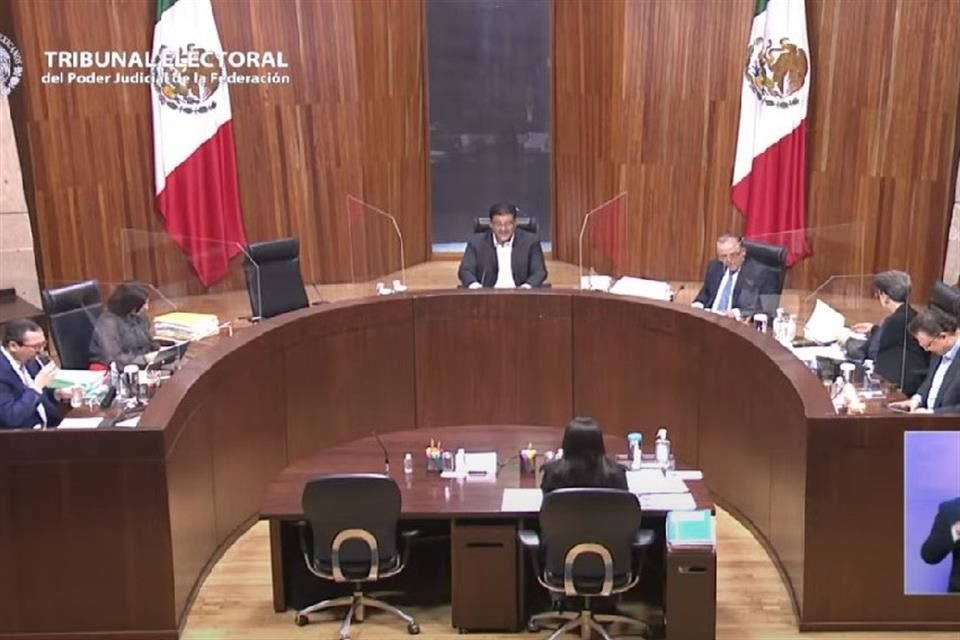 Con voto de calidad del Magistrado presidente, sala superior del TEPJF aprobó inaplicación de artículo que cesaba a Edmundo Jacobo de INE.