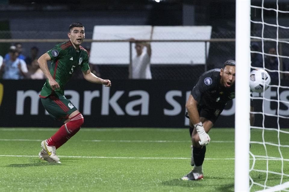Diego Cocca inició su etapa como técnico de la Selección Mexicana con un apurado triunfo de 2-0 sobre Surinam, en Liga de Naciones Concacaf.