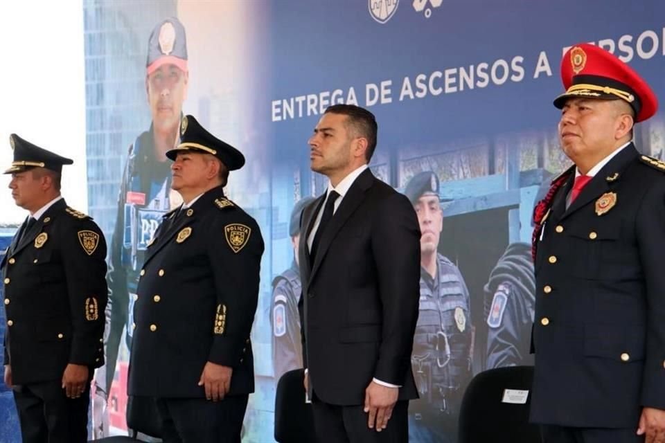 rindió homenaje al policía Segundo Jorge Trejo quien llevaba 26 años de trayectoria y falleció en el enfrentamiento.