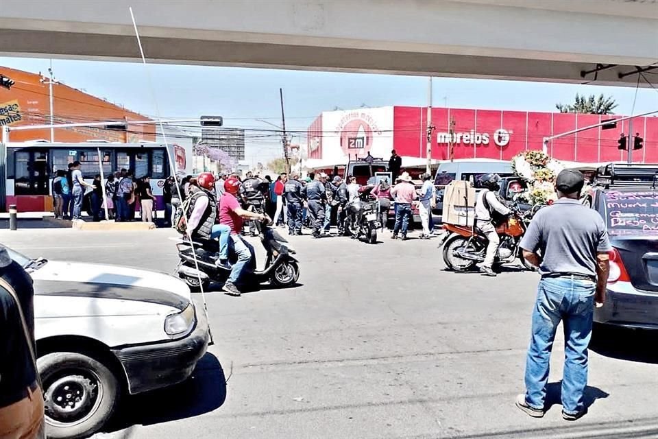Brian Ariel murió tras recibir una bala perdida, en Ecatepec, donde habitantes están acostumbrados a escuchar detonaciones de arma de fuego.
