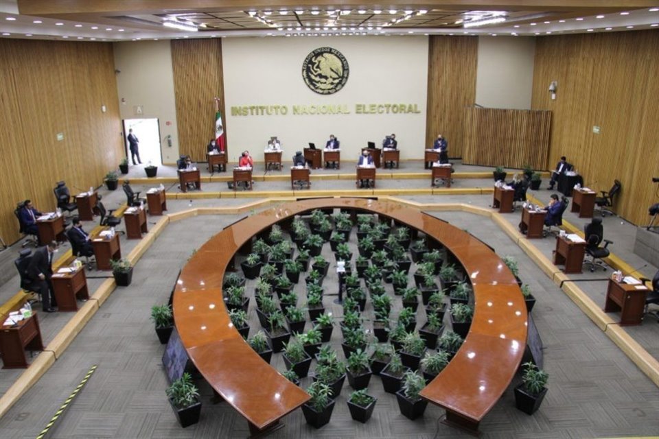 Tras darse a conocer lista con perfiles afines a la 4T, legisladores de Oposición exigieron imparcialidad en elección de nuevos consejeros del INE.