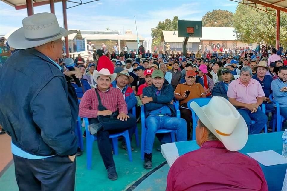 Representantes de 114 comunidades de la Sierra de Guerrero demandaron seguridad al Presidente Andrés Manuel López Obrador.