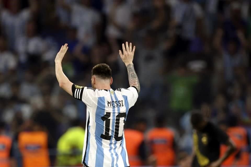 Tras los primeros 45 minutos, Lionel Messi registró un triplete.
