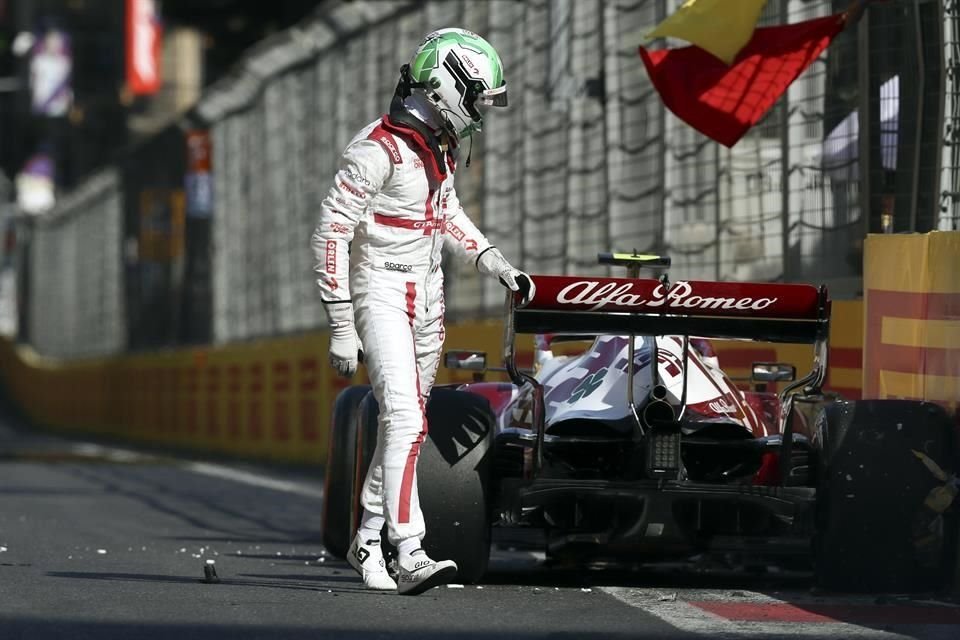 Antonio Giovinazzi, de Alfa Romeo, perdió su auto debido a un choque en la Q1.