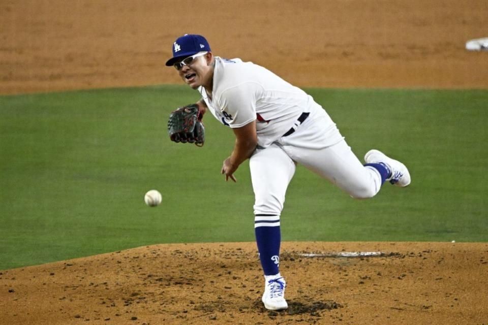 Julio Urías recetó seis ponches y permitió dos carreras en seis entradas con los Dodgers.