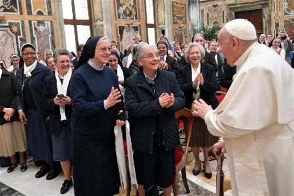 En una reunión con la Unión de Madres Superioras de Italia, el Papa Francisco aseguró que las mujeres ser generosas, pero a veces hay alguna 'neurótica'.