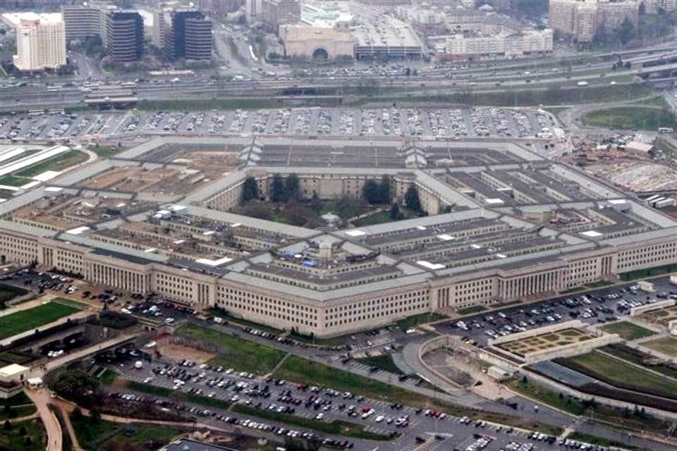 Un joven de 21 años, miembro de la Guardia Nacional Aérea, es sospechoso de filtrar documentos secretos del Pentágono; será arrestado.