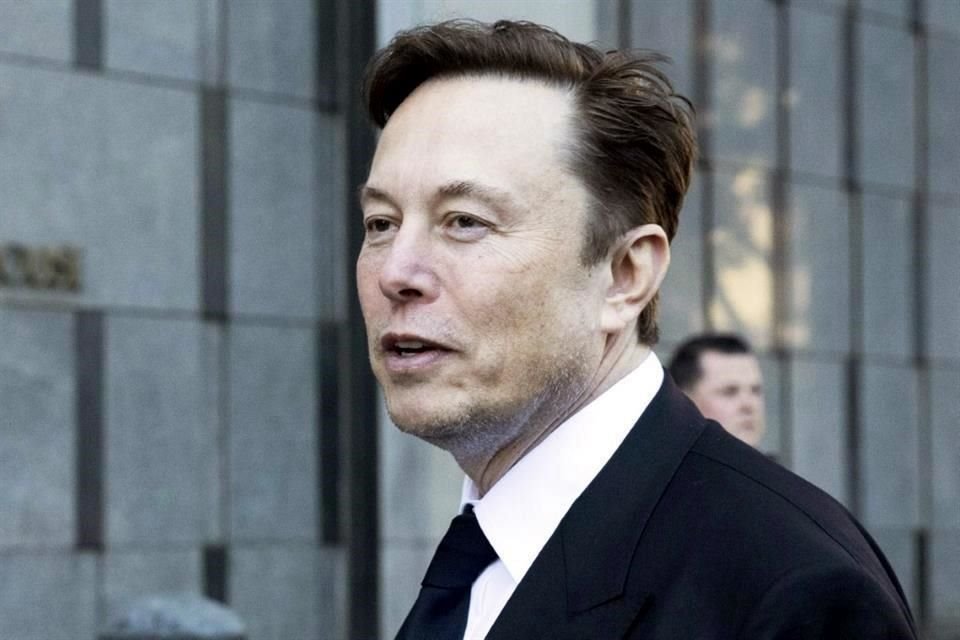 Elon Musk aparece como el único director de la empresa.