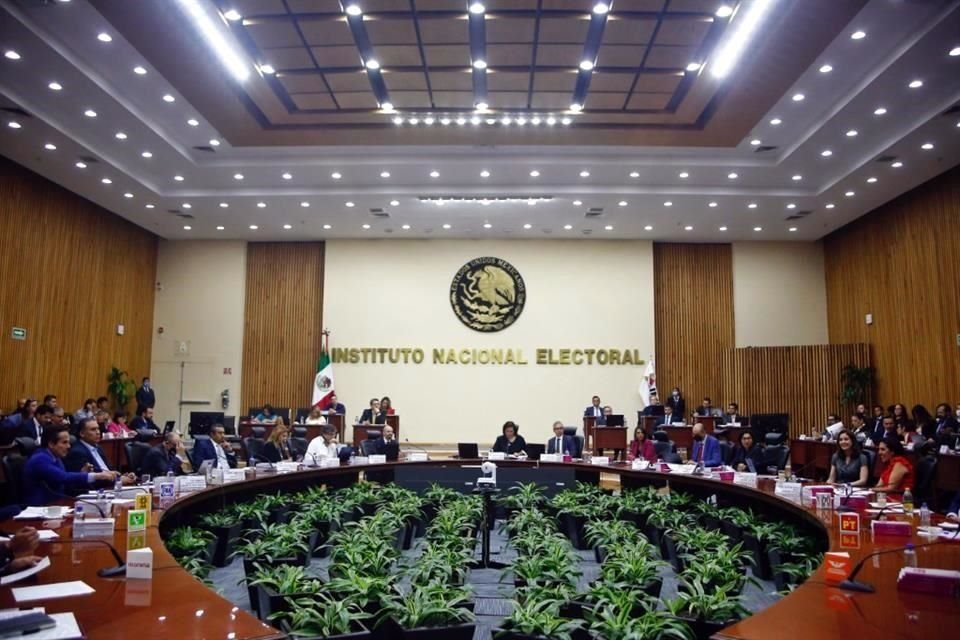 Ministra de SCJN rechazó suspender el recorte que la Cámara de Diputados aplicó a solicitud presupuestal del INE para el 2023.