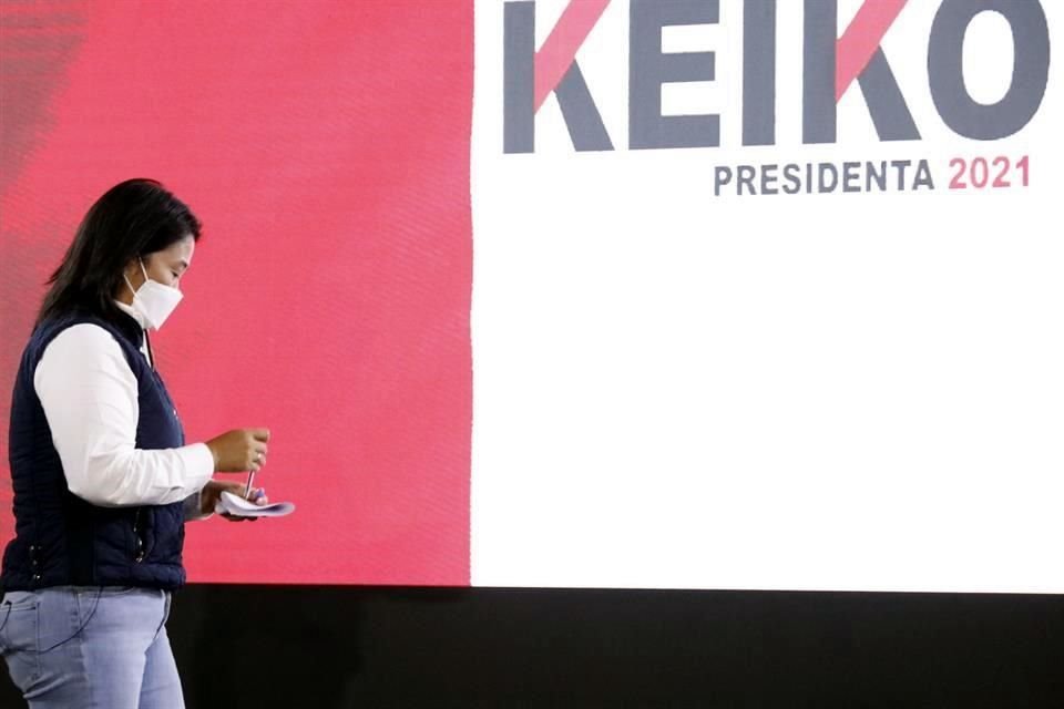 Al empezar a perder en el conteo, la derechista Keiko Fujimori denunció un fraude electoral, lo cual ha sido descartado pro autoridades y expertos.
