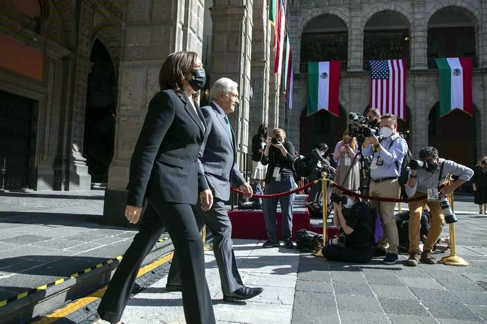 Andrés Manuel López Obrador, Presidente de México y la vicepresidenta de Estados Unidos, Kamala Harris.
