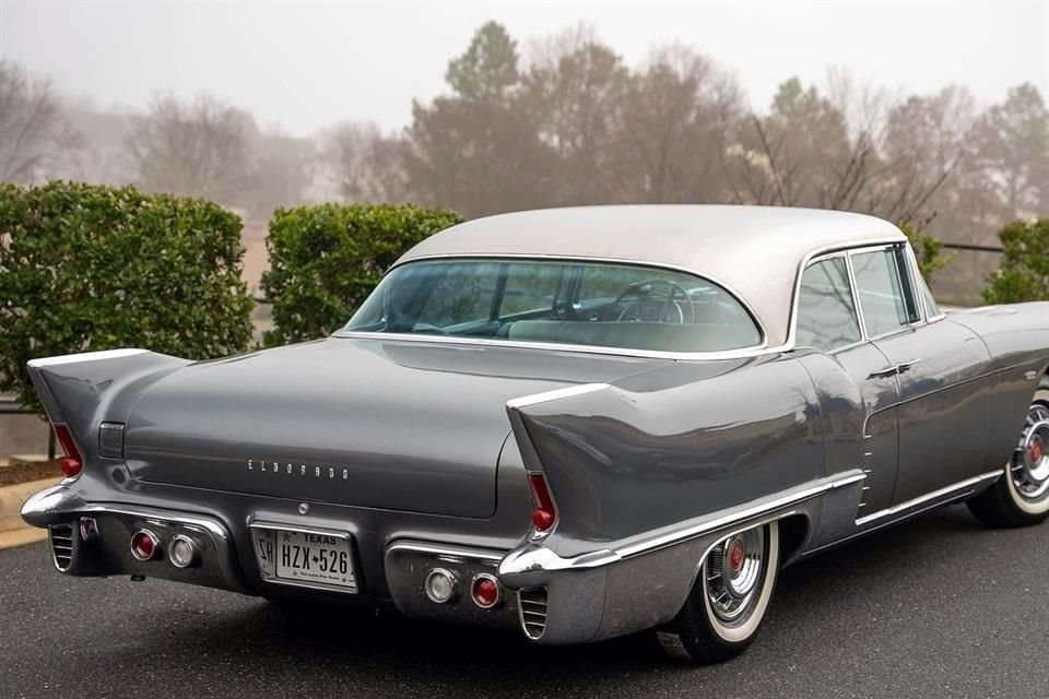 Se vendieron 400 unidades en 1957 y 304 en 1958.