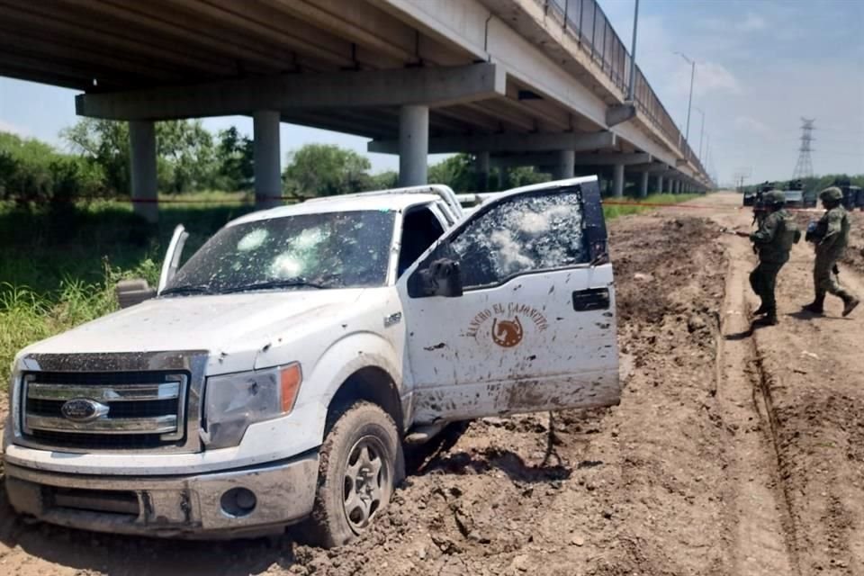 Intensa movilizacin policiaca se registr en los bajos del Puente Reynosa-Pharr, donde una camioneta termin con impactos de bala.