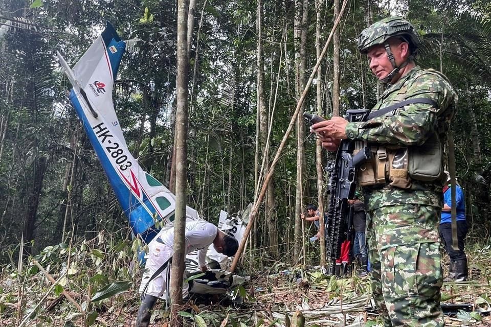 Las autoridades colombianas consideran que los cuatro niños indígenas que se perdieron durante casi un mes en la Amazonía 'están vivos' e insisten en buscarlos.