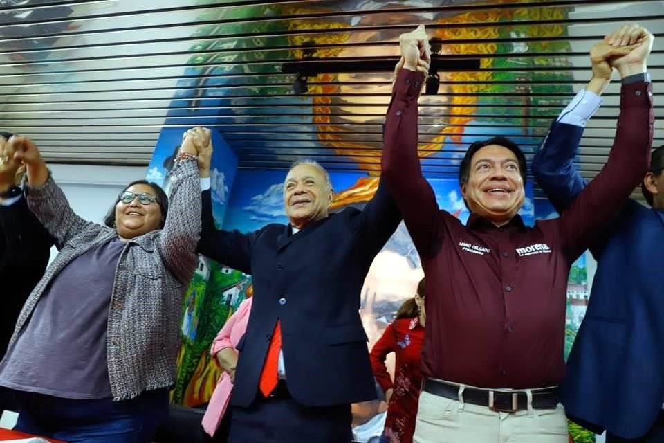 El dirigente petista Alberto Anaya corrigió su postura y anunció su respaldo a Morena en Coahuila.