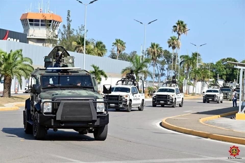 En el convoy en el que viaja el Presidente Andrés Manuel López Obrador se observaron vehículos artillados.