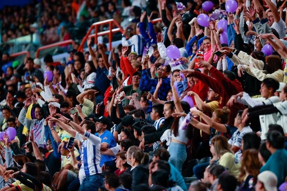 Fue una gran entrada en el Estadio Hidalgo para la ida de la Final.