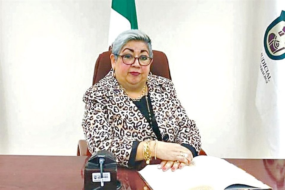 La jueza Angélica Sánchez narra que, al ser detenida por policías de Veracruz, se le 'sembró' droga, fue obligada a disparar un arma -para acusarla de agresión a los agentes- y se le torturó.