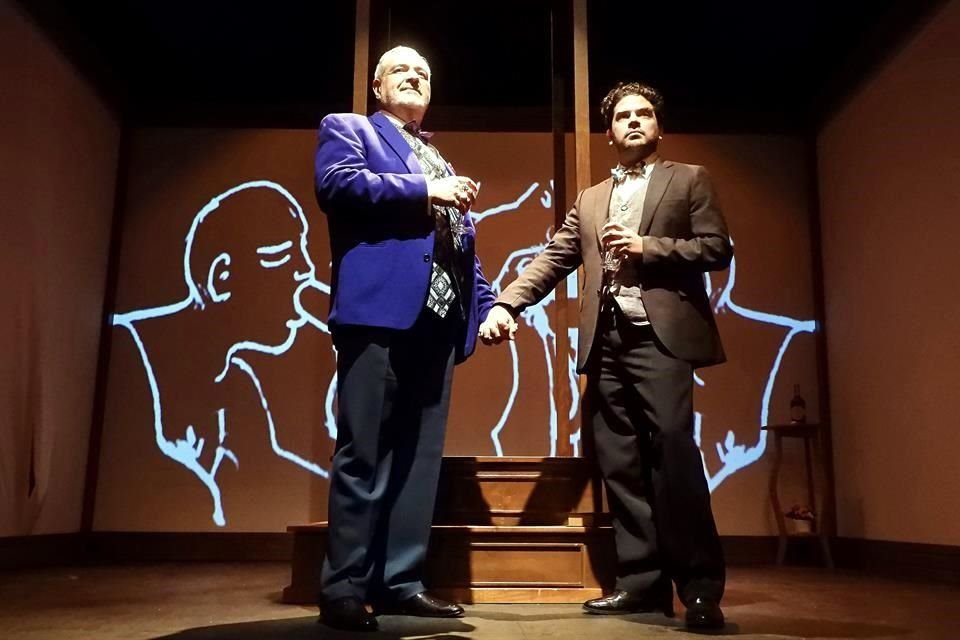 Novo, un Clóset de Cristal Cortado: Teatro Benito Juárez.