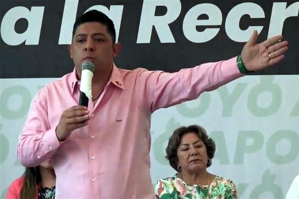 Ricardo Gallardo, Gobernador de SLP, lanzó una advertencia a los medios de comunicación en un evento público.