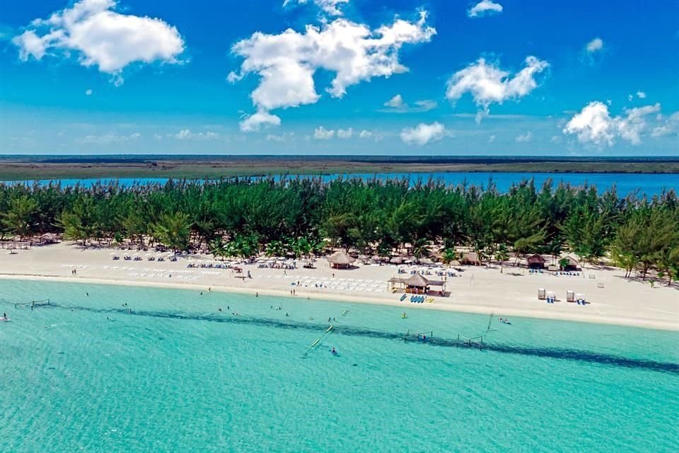 Isla Pasión es un destino privado en el Caribe Mexicano.