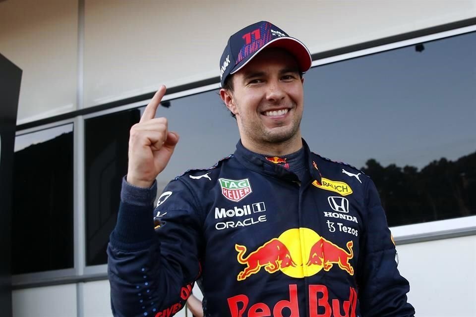 Checo Pérez se está sintiendo cada vez más cómodo en el coche, consideró el piloto Max Verstappen.