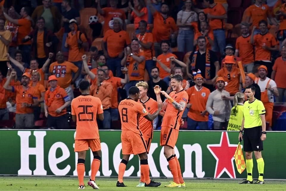La Naranja Mecánica ganó ante su público en Amsterdam.