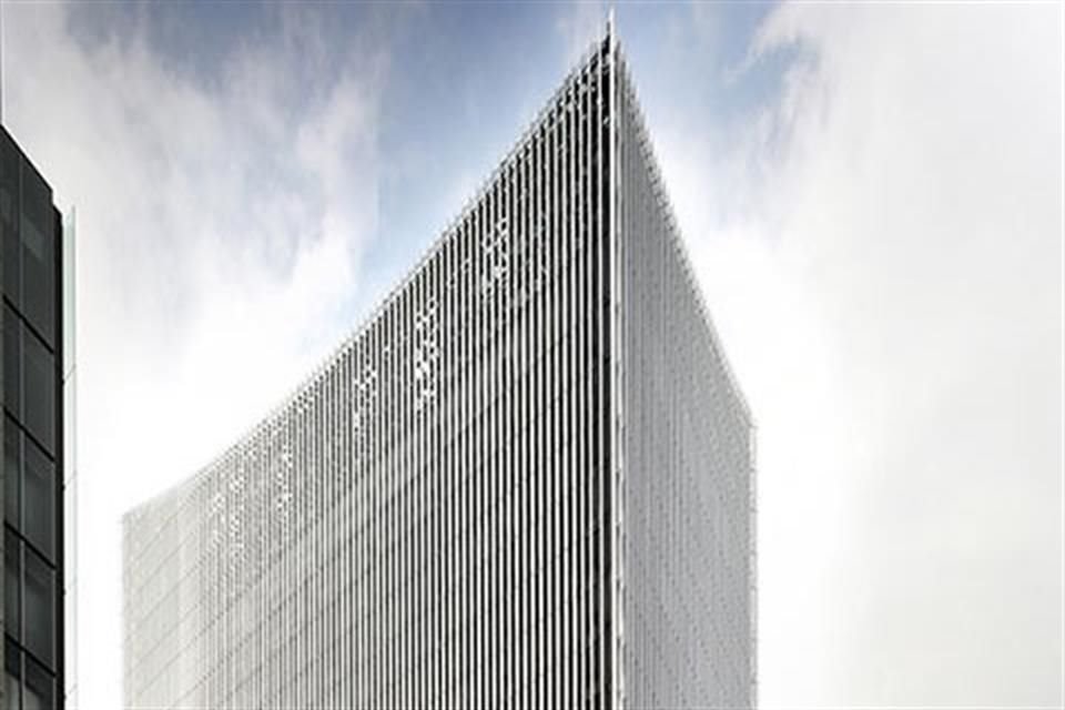 El moderno edificio se localiza en la ciudad de Tokio.