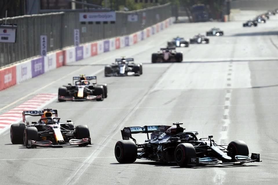 Mercedes ha tenido dos fechas de pesadilla, lo que ha sido bien aprovechado por Red Bull.