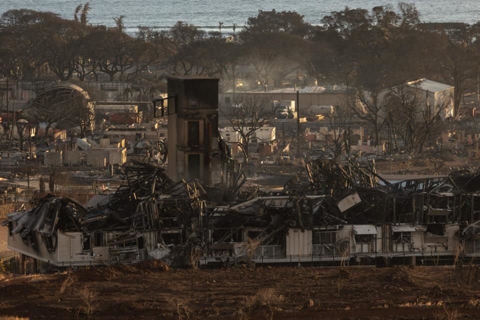 Casas quemadas tras incendios forestales en Maui, el 12 de agosto.