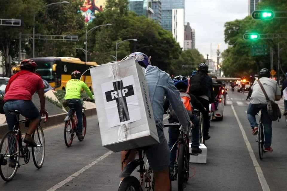 Los ciclistas exigieron justicia por todas las personas que han sido atropelladas en CDMX.