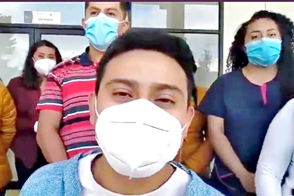 A través de un video, trabajadores de salud de la Clínica de Atención Respiratoria, en Chiapas, pidieron se conserve su empleo.