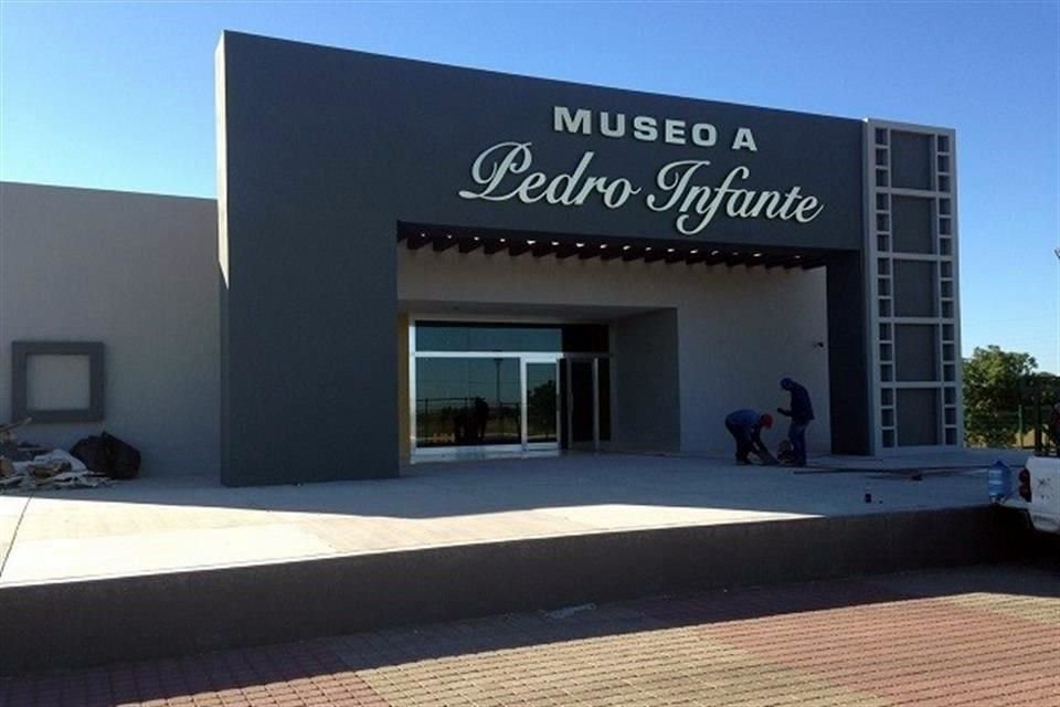 Guamúchil es una ciudad de Sinaloa, conocida por ser la tierra de Pedro Infante, cuna de revolucionarios y con una luminaria inmortal.