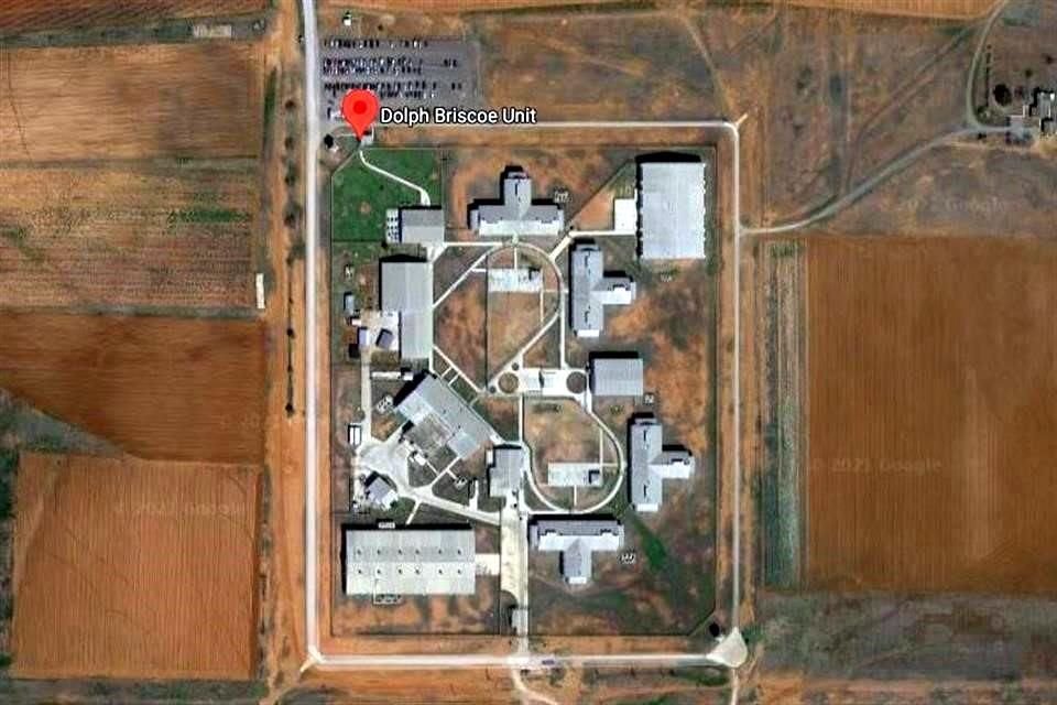 La prisión está ubicada en  Dilley, Texas, muy cerca de un centro de retención de familias migrantes del ICE.