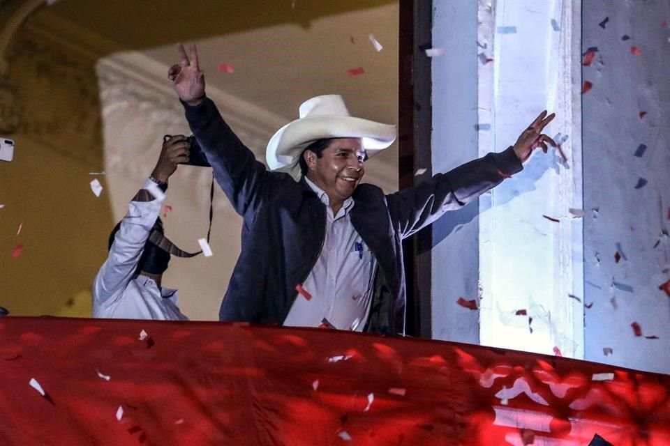 Tras el conteo del 100 por ciento de los votos, Pedro Castillo terminó en primer lugar, pero aún no ha sido declarado ganador, pues se están revisando impugnaciones de actas.