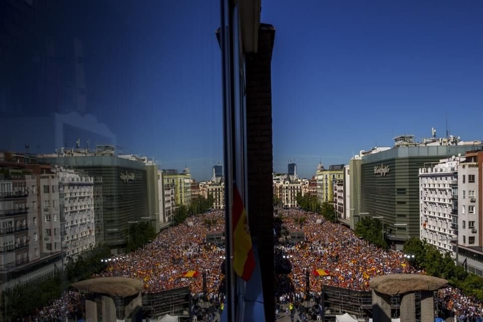 Seguidores del partido conservador de España se manifiestan en Madrid, el 24 de septiembre del 2023.