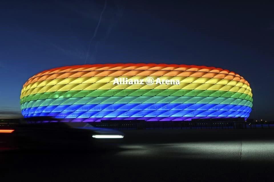 La UEFA no permitió que el Allianz Arena se ilumine con los colores de la bandera LGBT.