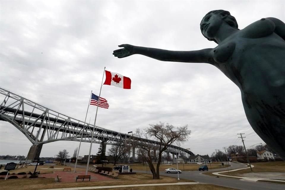 Legisladores y empresarios de Canadá y Estados Unidos urgen a reabrir la frontera a viajes no esenciales, según The Washington Post.