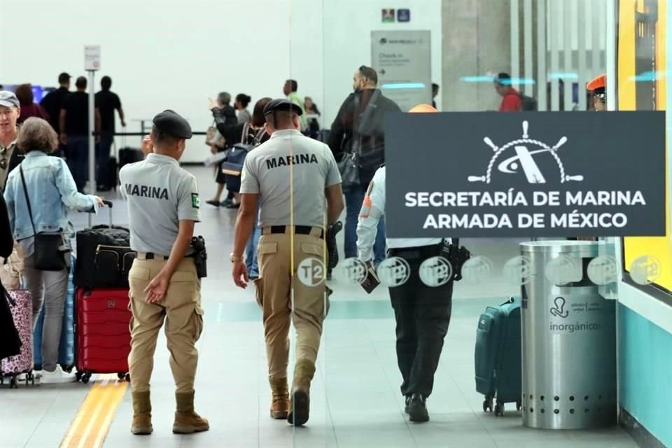 Concesionarios privados que operan los aeropuertos en el País pagarán más impuestos y esos recursos se entregarán e Ejército y Marina.