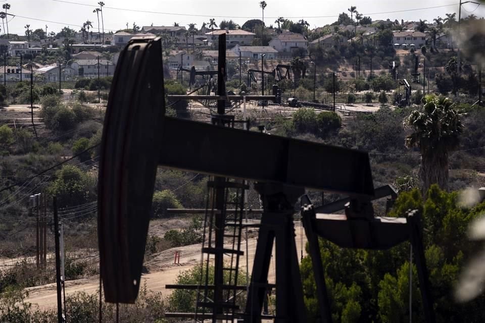 El petróleo WTI alcanzó los 74.25 dólares, también un récord desde octubre de 2018.