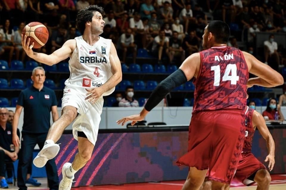 Gustavo Ayón ya jugó con la Selección de basquetbol.