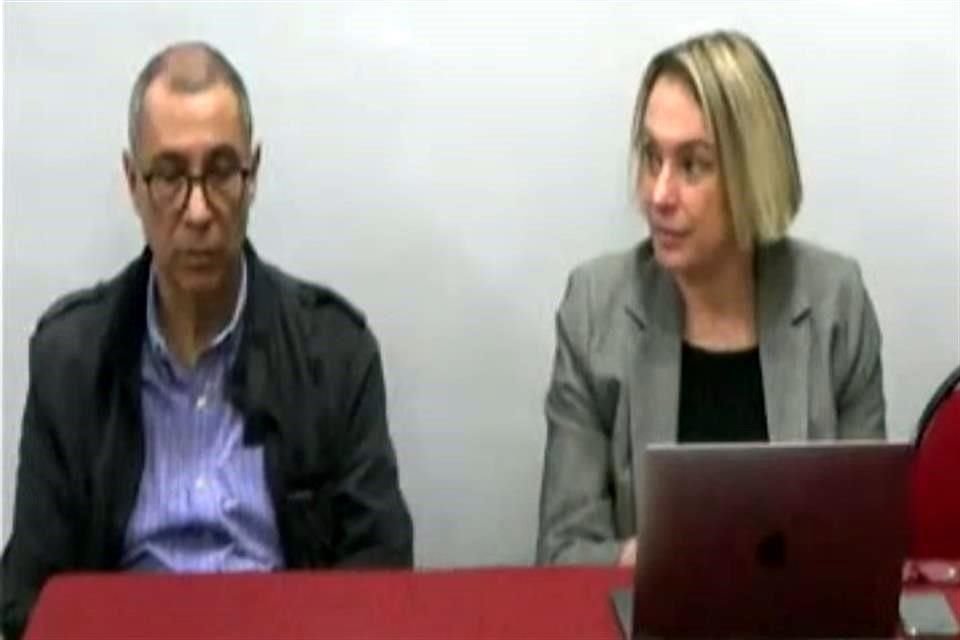 Eduardo Cruz Vázquez y Paulina Castaño, entre otros, participaron en la mesa de reflexión 'La crisis presupuestal del sector cultural', organizada por la Dirección de Estudios Históricos del INAH.