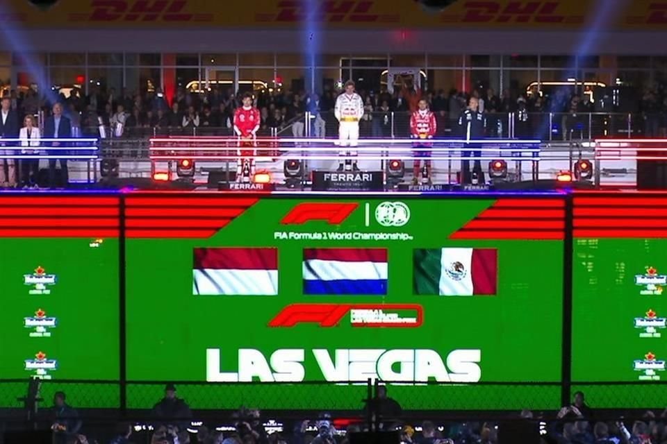 La bandera de México vuelve a un podio de F1.