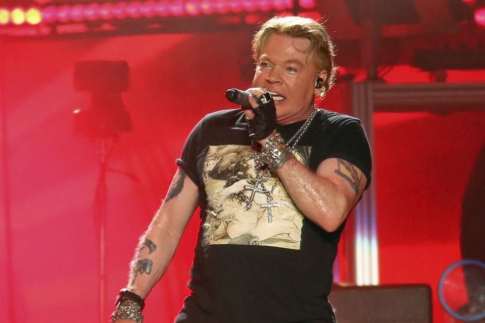 La demanda se suma a un listado de acusaciones de abuso doméstico y sexual contra el líder de Guns N' Roses.