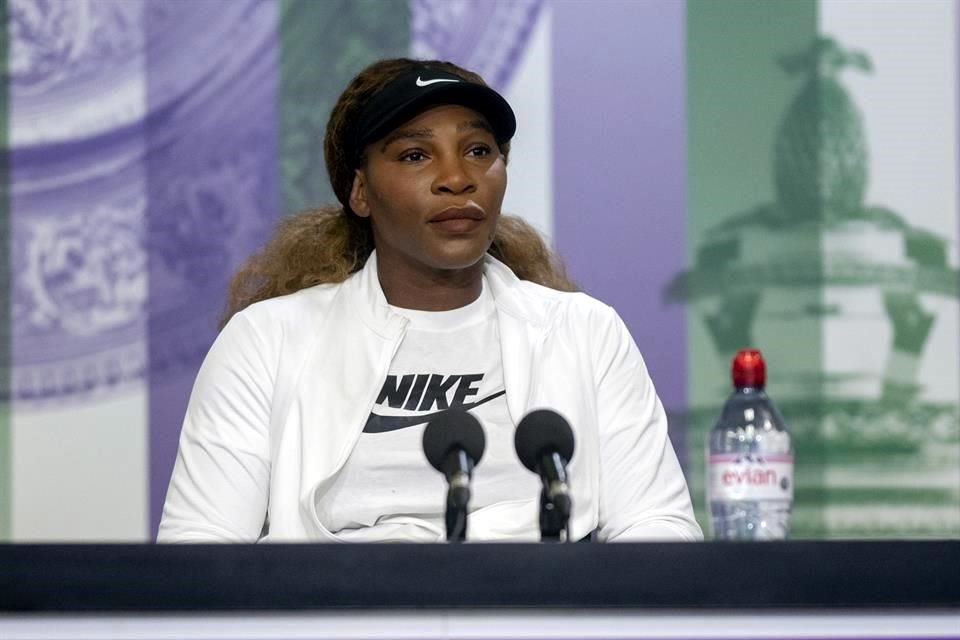 Serena Williams dijo que por el momento no tenía ánimos de explicar su decisión.