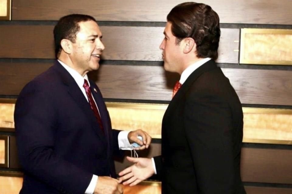 Samuel García cenó ayer con el congresista texano Henry Cuellar.