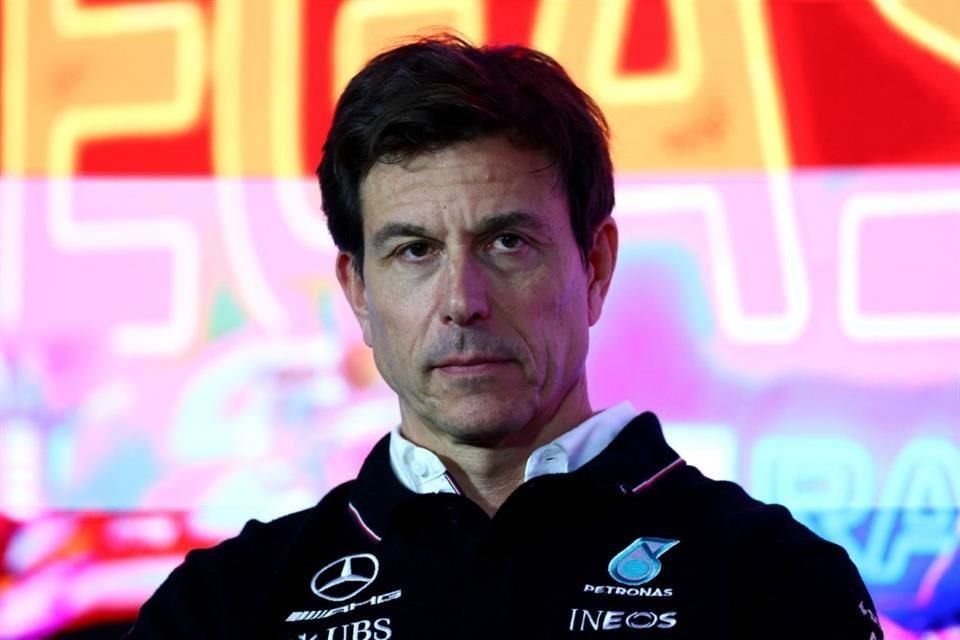 Toto Wolff se mantendrá como director ejecutivo y director de Mercedes.