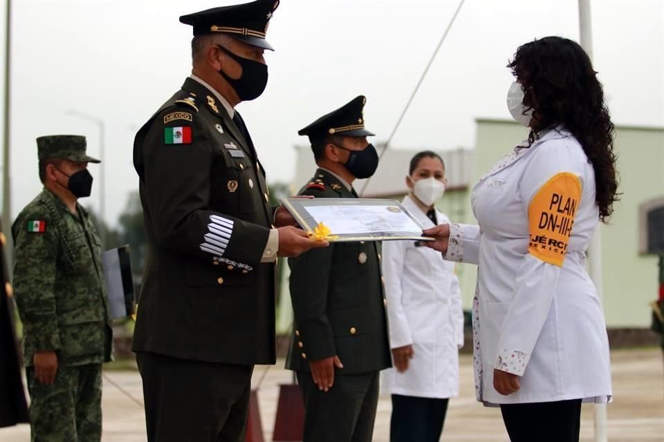 Los reconocimientos fueron entregados hoy por el Comandante de la 22 Zona Militar, Francisco Jesús Leana Ojeda.