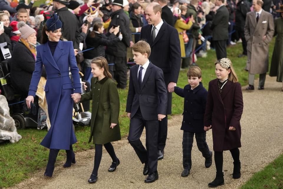 Mia Tindall se unió a la familia de los Príncipes de Gales, camino a la iglesia.